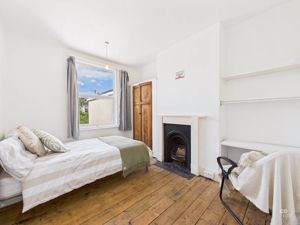 BEDROOM- click for photo gallery